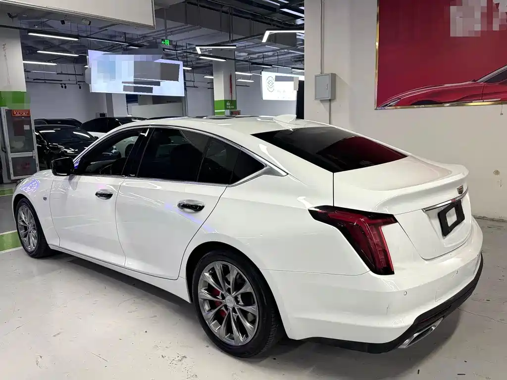 Cadillac CT5 — фото 8