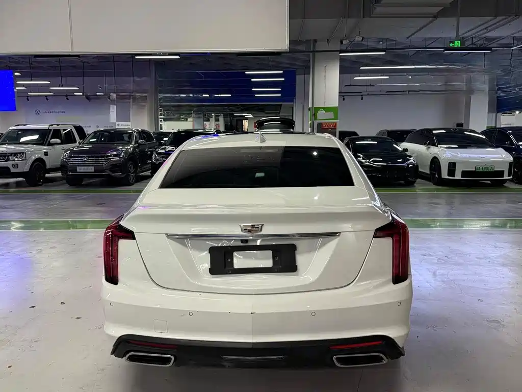 Cadillac CT5 — фото 9