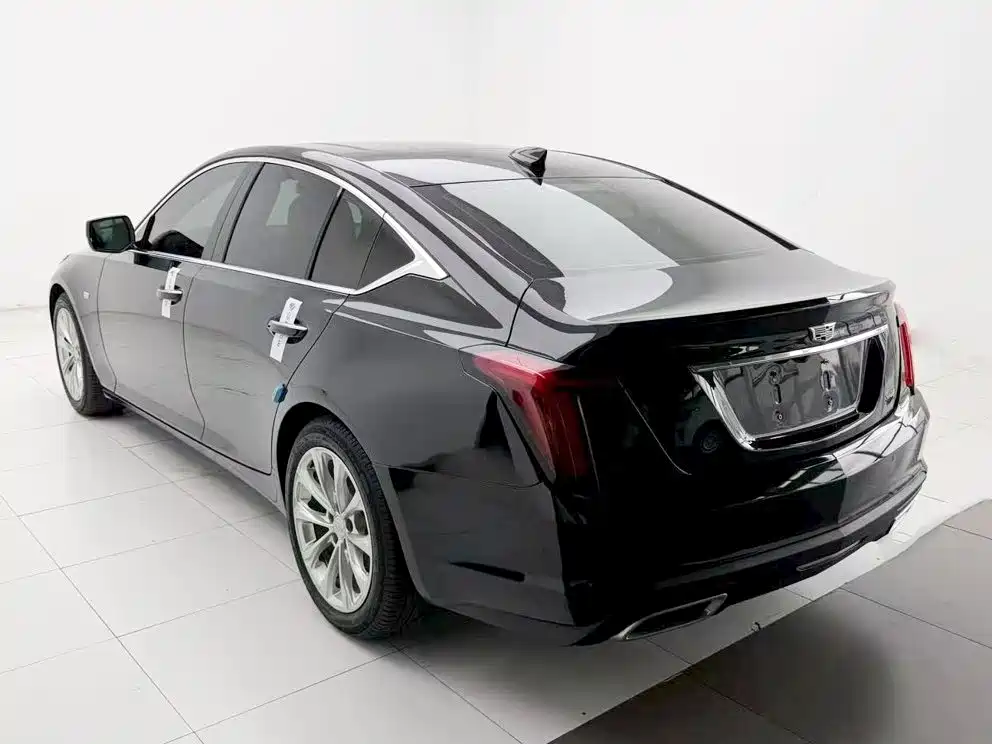 Cadillac CT5 — фото 7