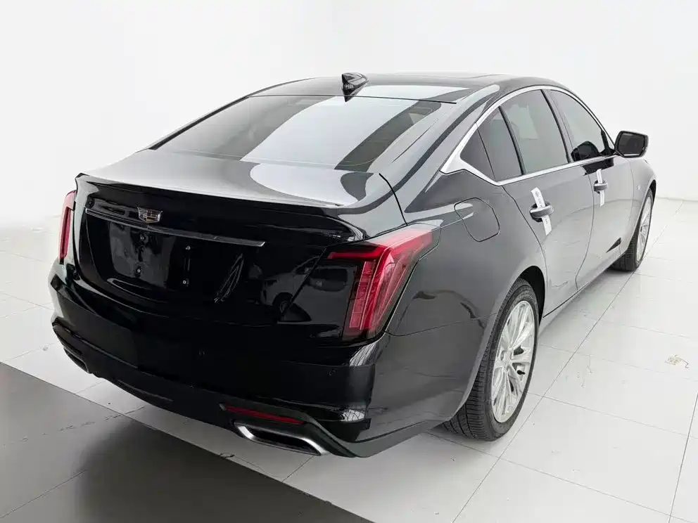 Cadillac CT5 — фото 9
