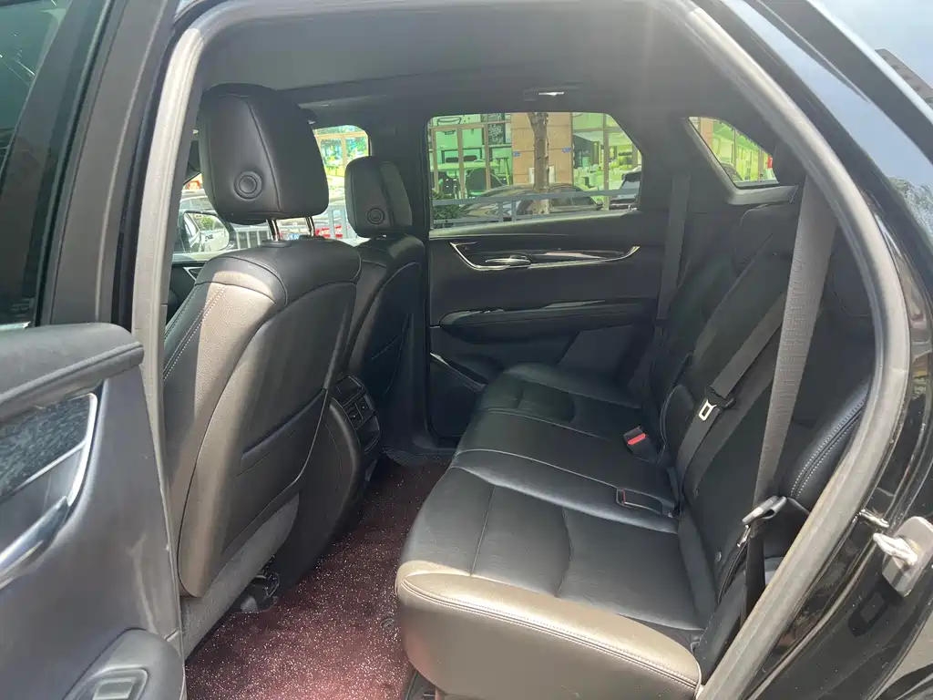 Cadillac XT5 — фото 9