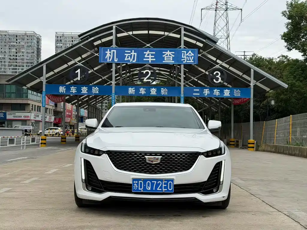 Cadillac CT5 — фото 2