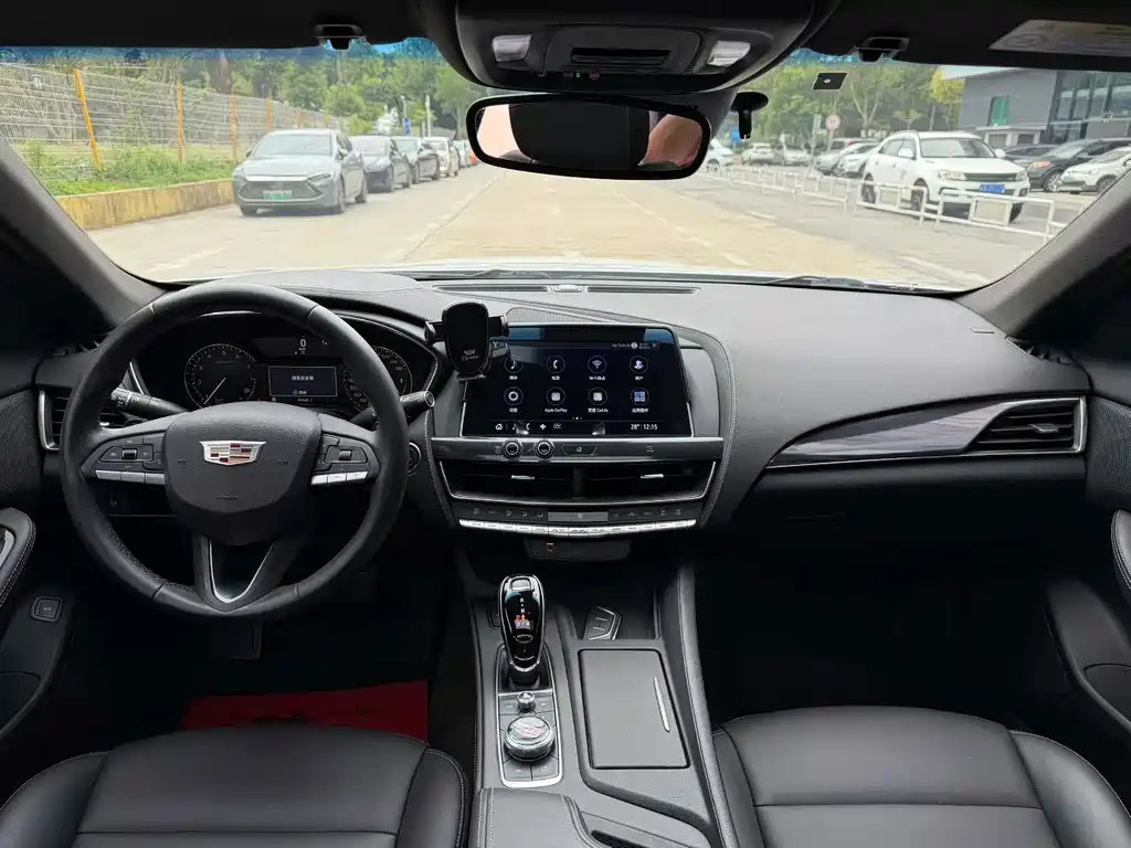 Cadillac CT5 — фото 5