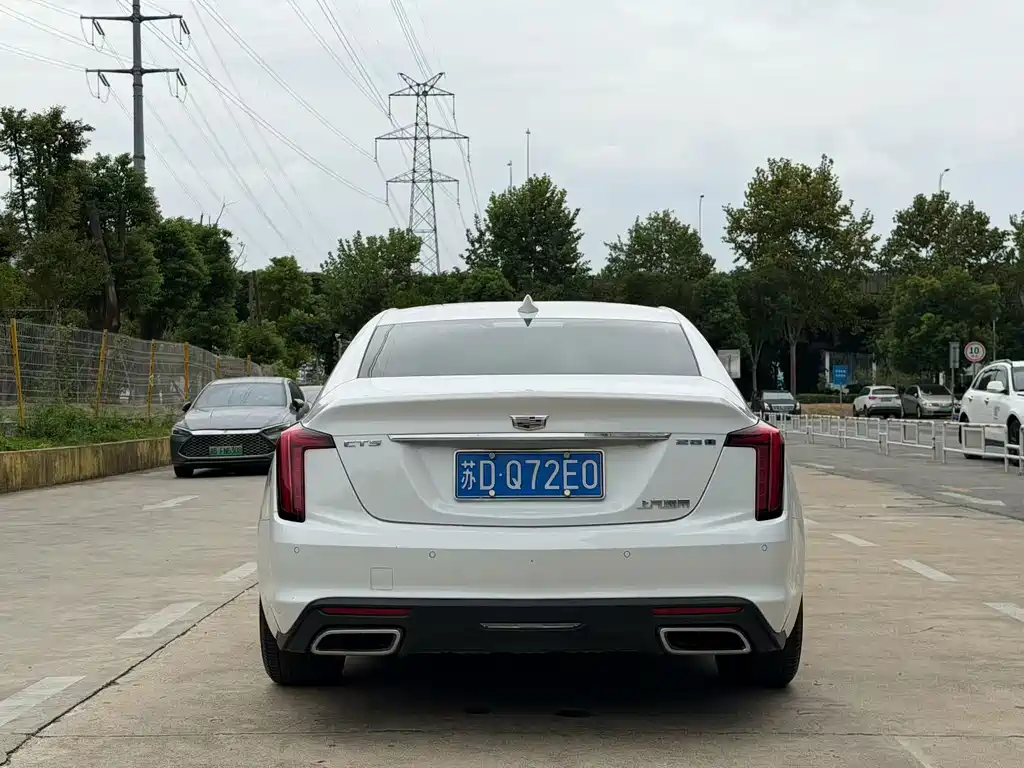Cadillac CT5 — фото 8