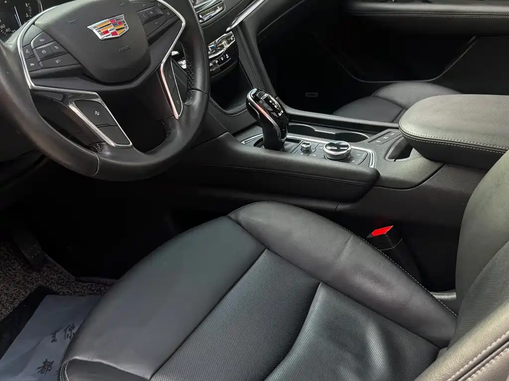 Cadillac XT5 — фото 3