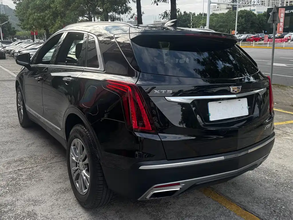 Cadillac XT5 — фото 9