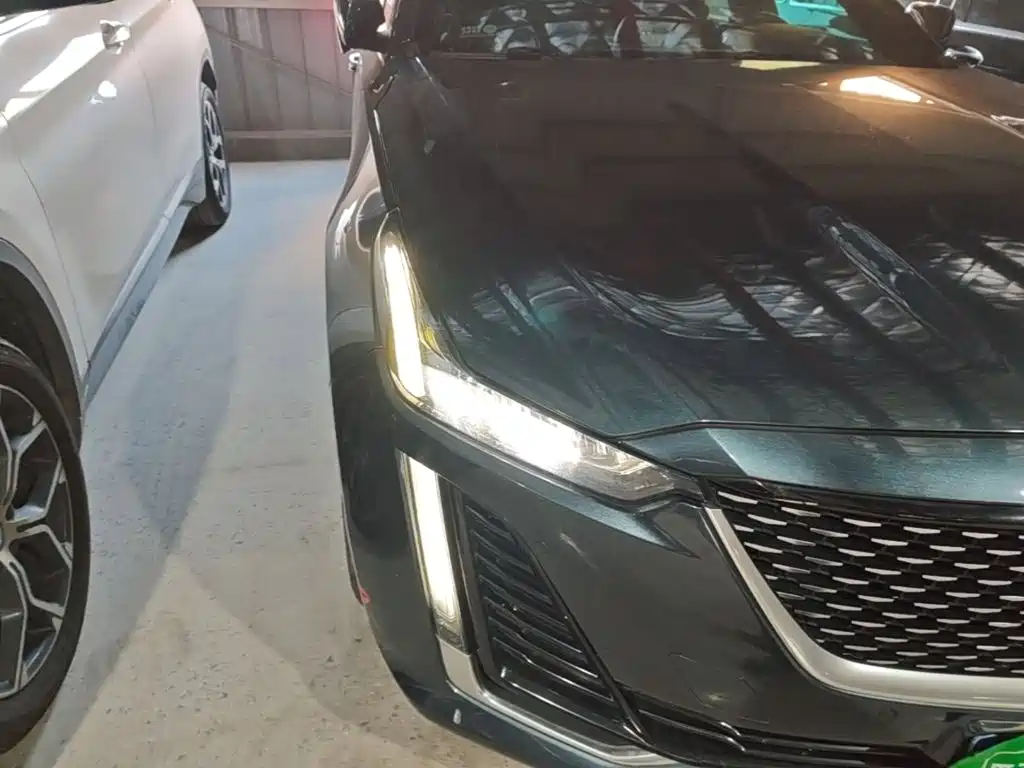 Cadillac CT5 — фото 8