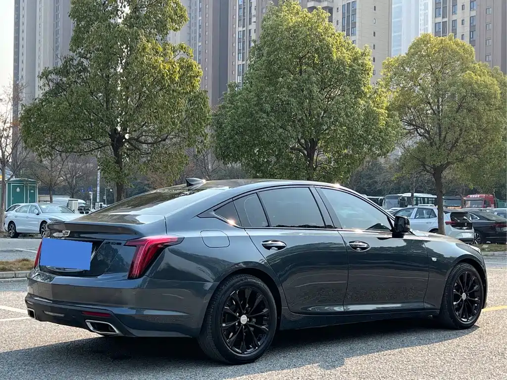 Cadillac CT5 — фото 11