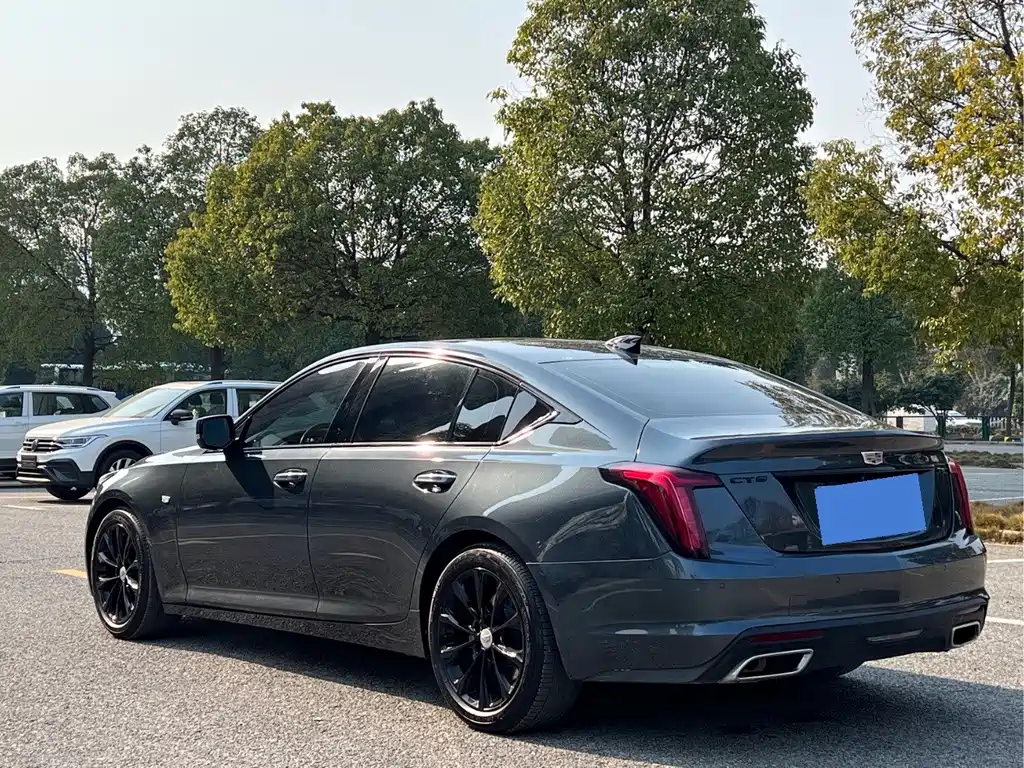Cadillac CT5 — фото 13