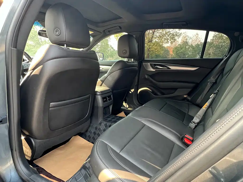 Cadillac CT5 — фото 6