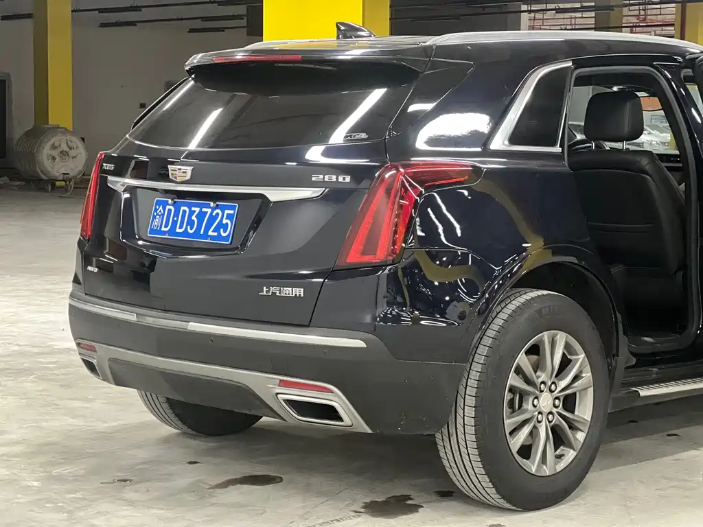 Cadillac XT5 — фото 13