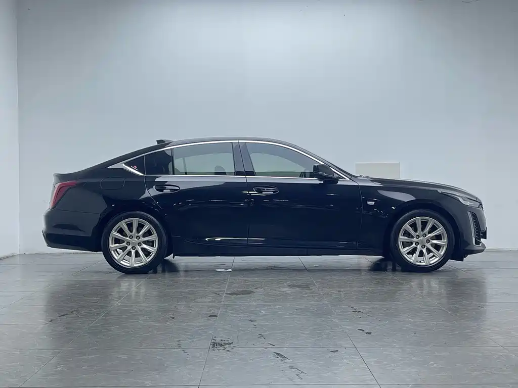 Cadillac CT5 — фото 9