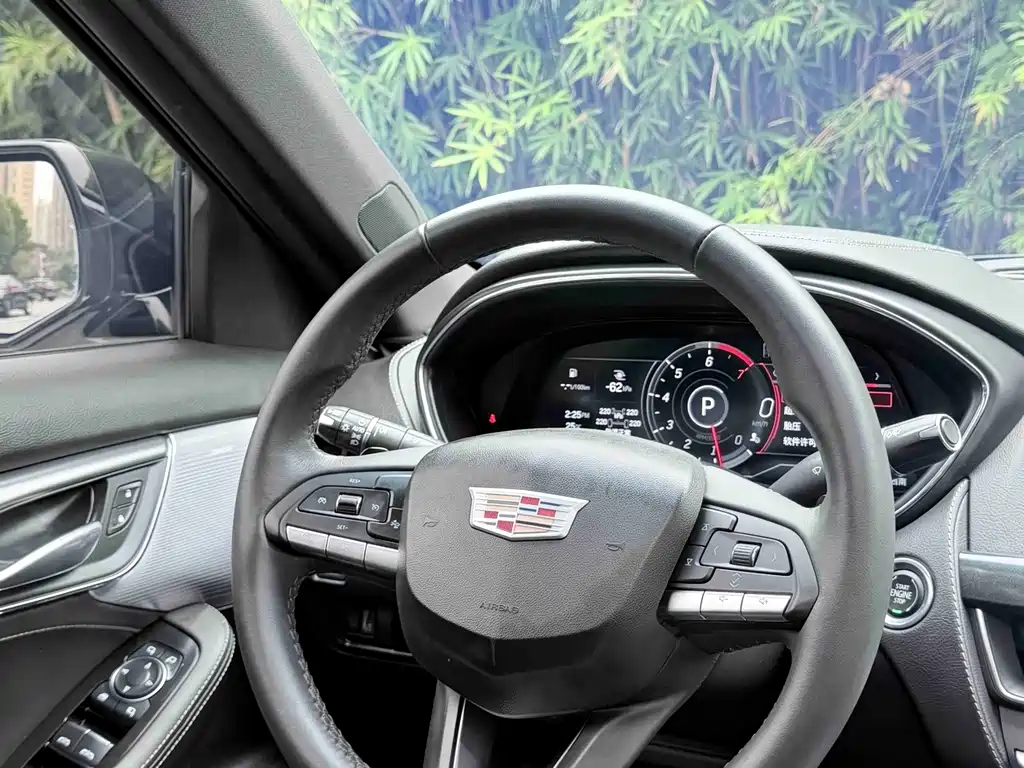Cadillac CT5 — фото 7