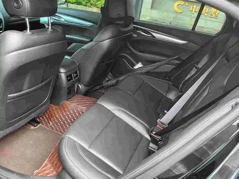 Cadillac CT5 — фото 8
