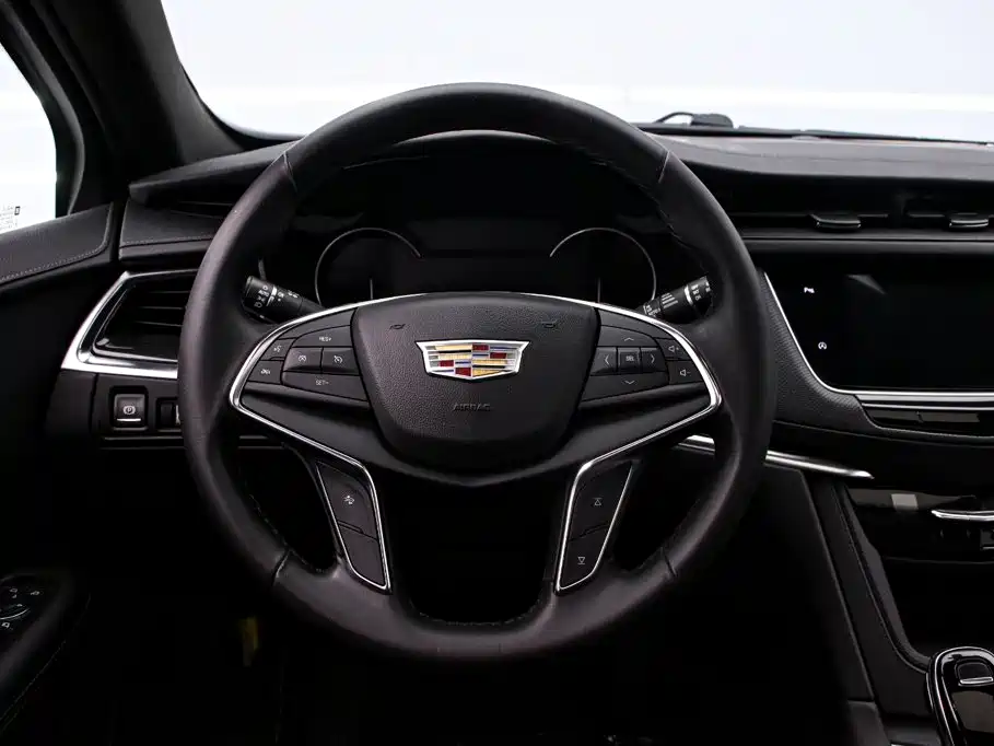 Cadillac XT5 — фото 7
