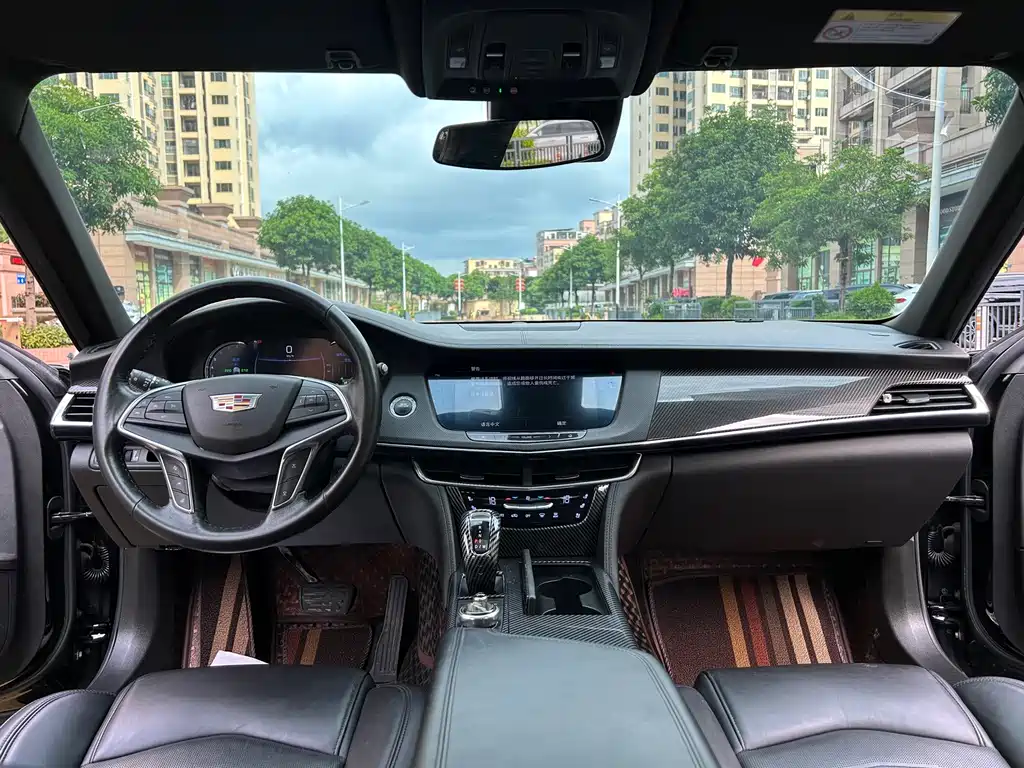 Cadillac CT6 — фото 19