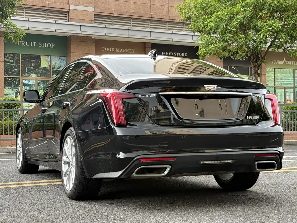 Cadillac CT5 — фото 8