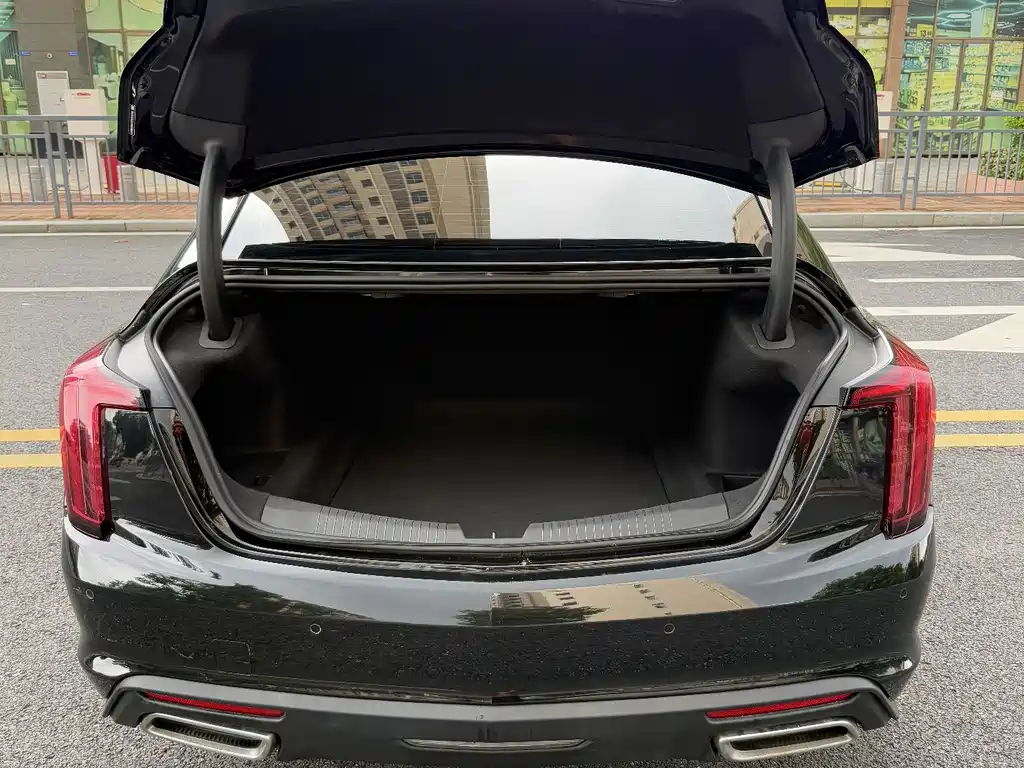 Cadillac CT5 — фото 10