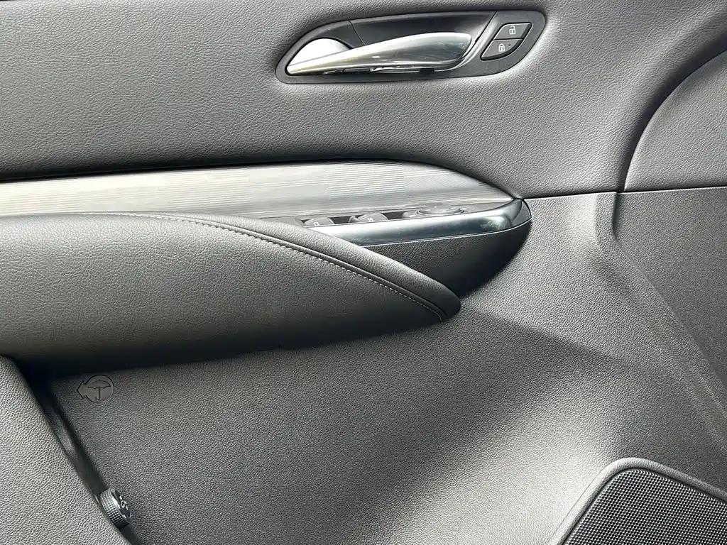 Cadillac XT4 — фото 29