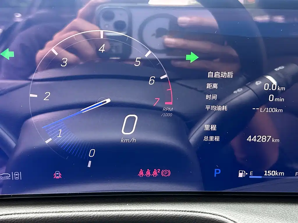 Cadillac XT4 — фото 35
