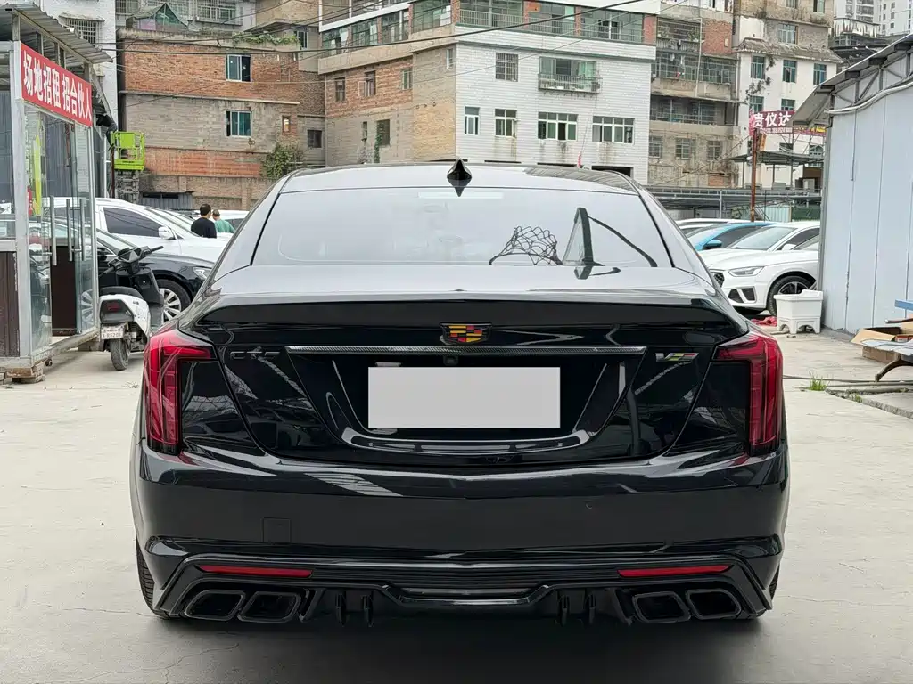 Cadillac CT5 — фото 8