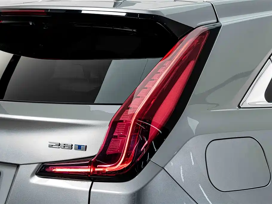 Cadillac XT4 — фото 8