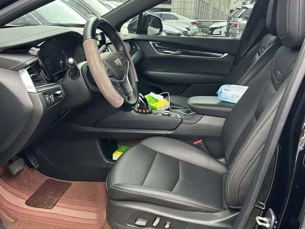 Cadillac XT5 — фото 11