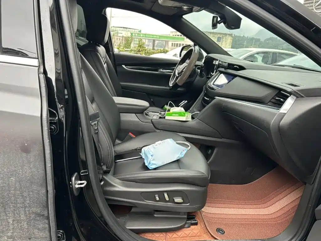 Cadillac XT5 — фото 14