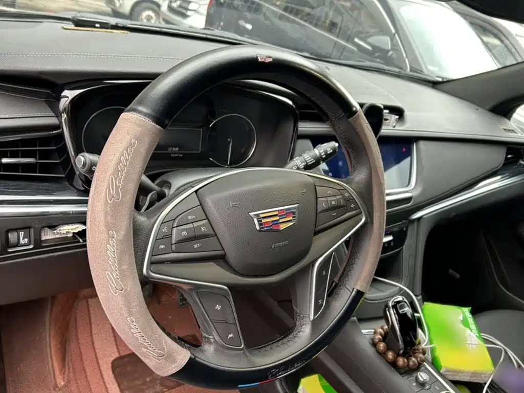 Cadillac XT5 — фото 9
