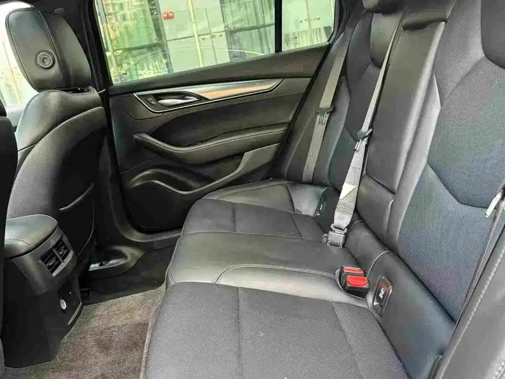 Cadillac CT5 — фото 10