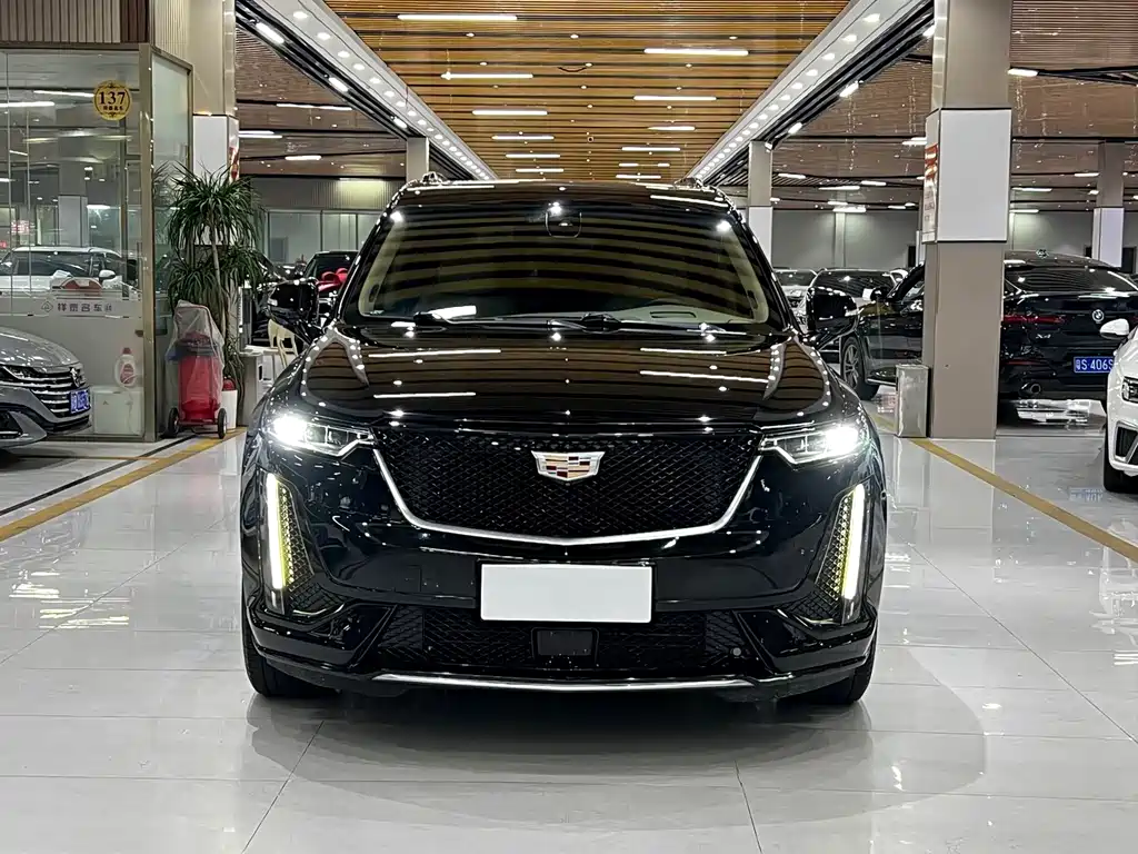 Cadillac XT6 — фото 2