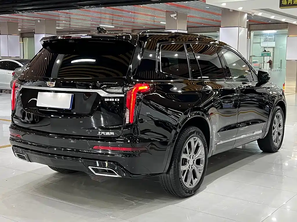 Cadillac XT6 — фото 13