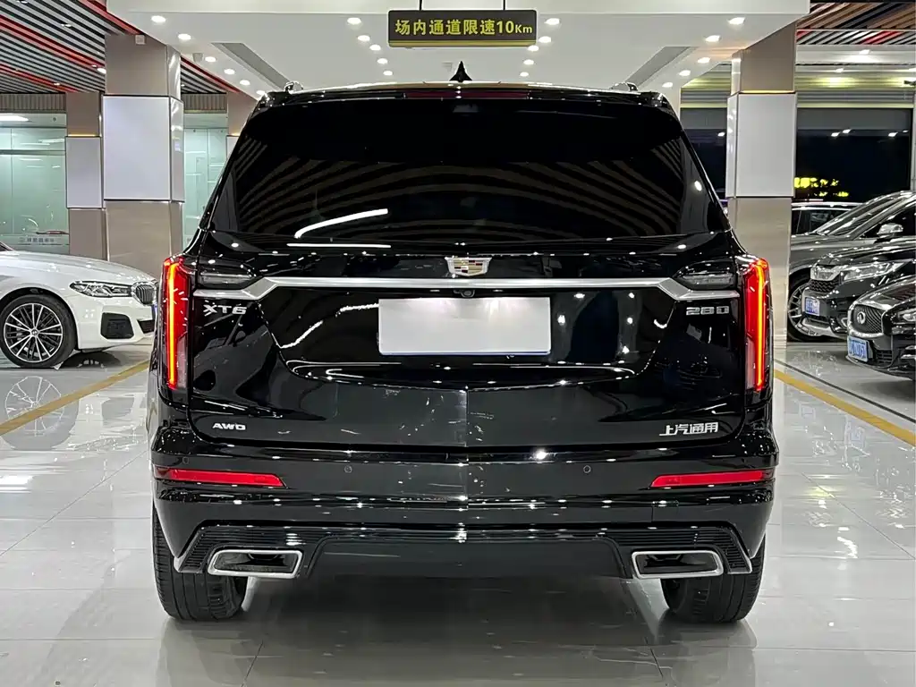 Cadillac XT6 — фото 14