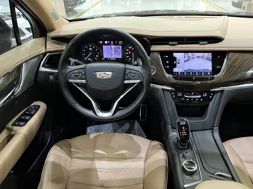 Cadillac XT6 — фото 8