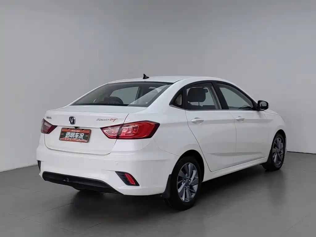 Changan Eado DT — фото 2