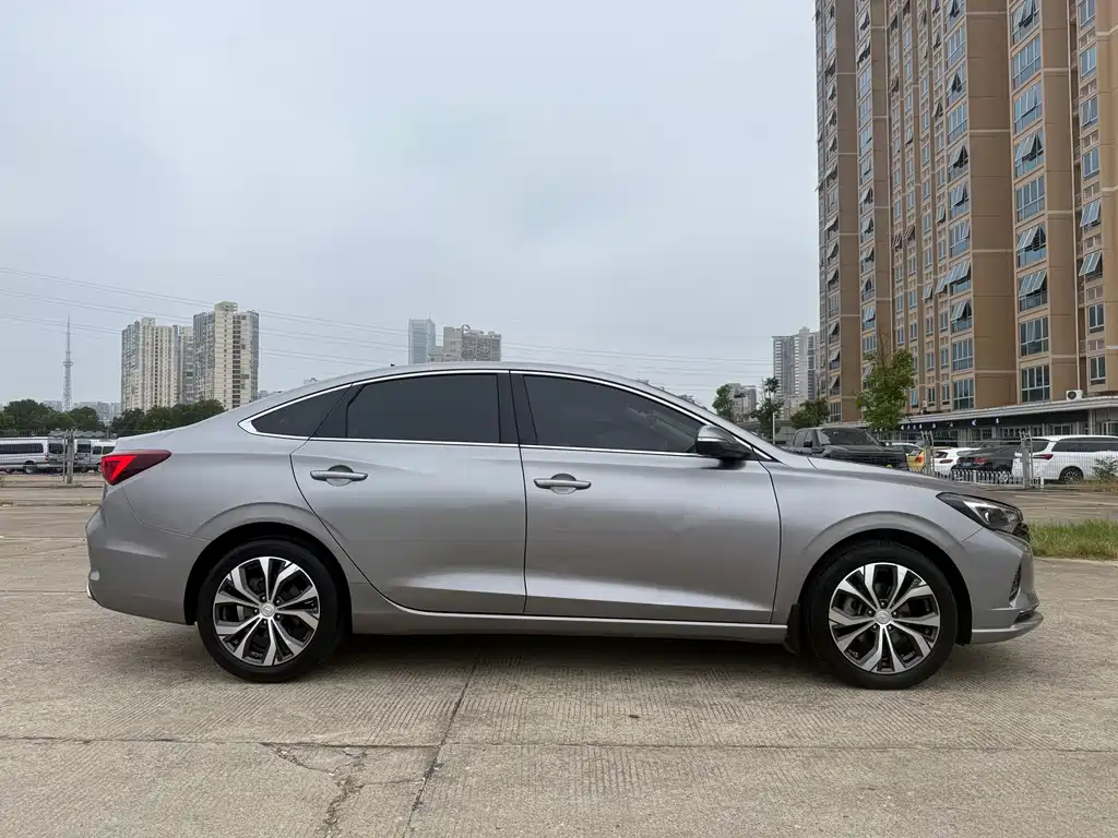 Changan Eado — фото 4