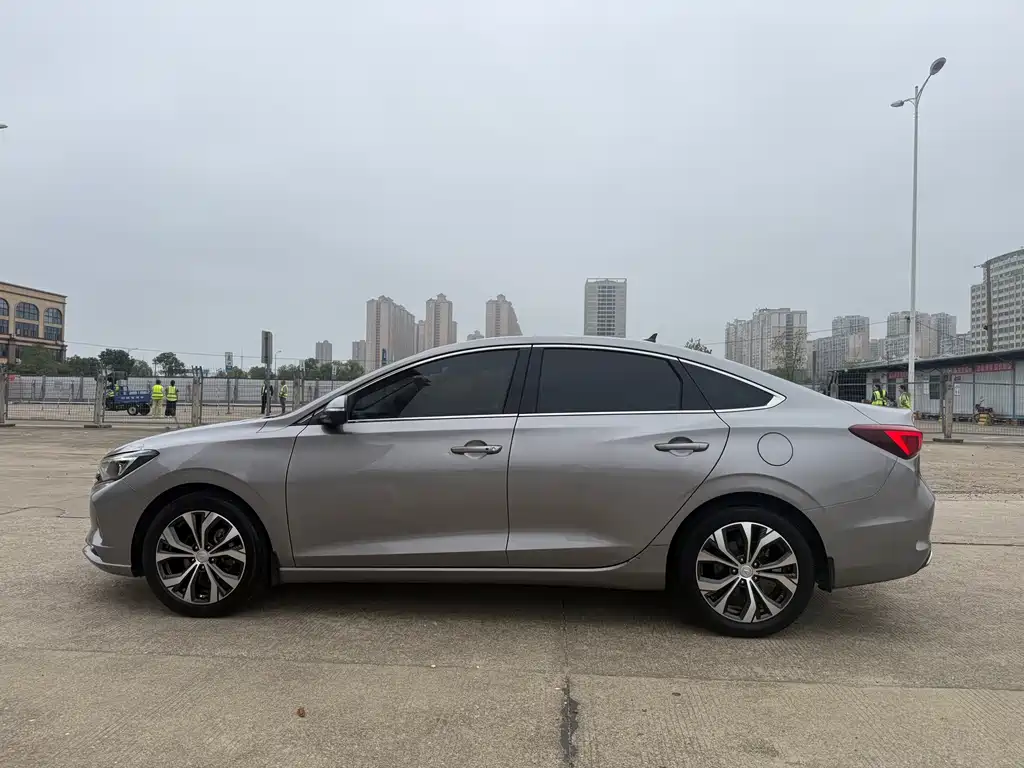 Changan Eado — фото 10