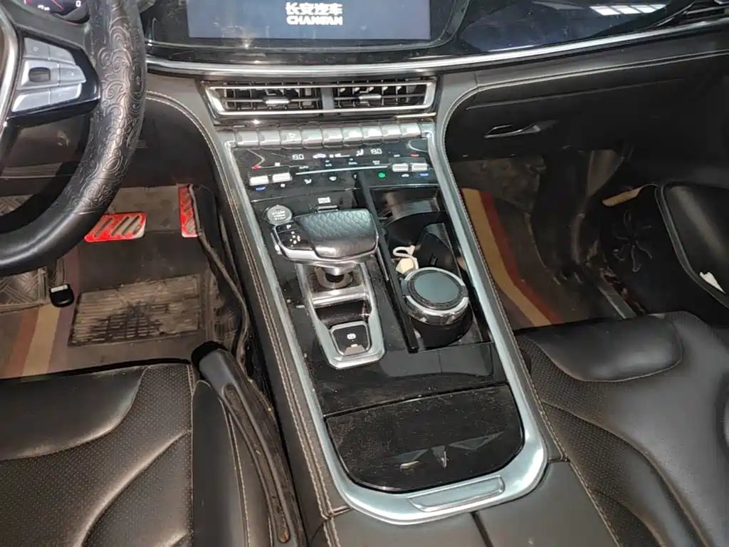 Changan CS85 COUPE — фото 14