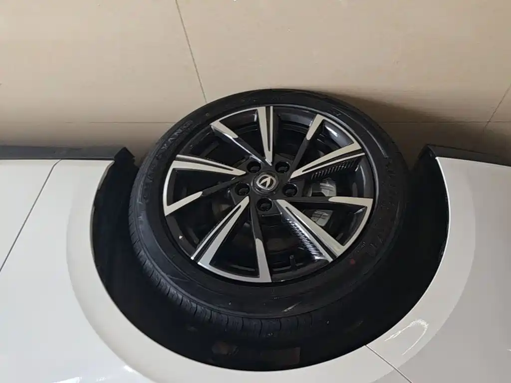 Changan Eado — фото 23