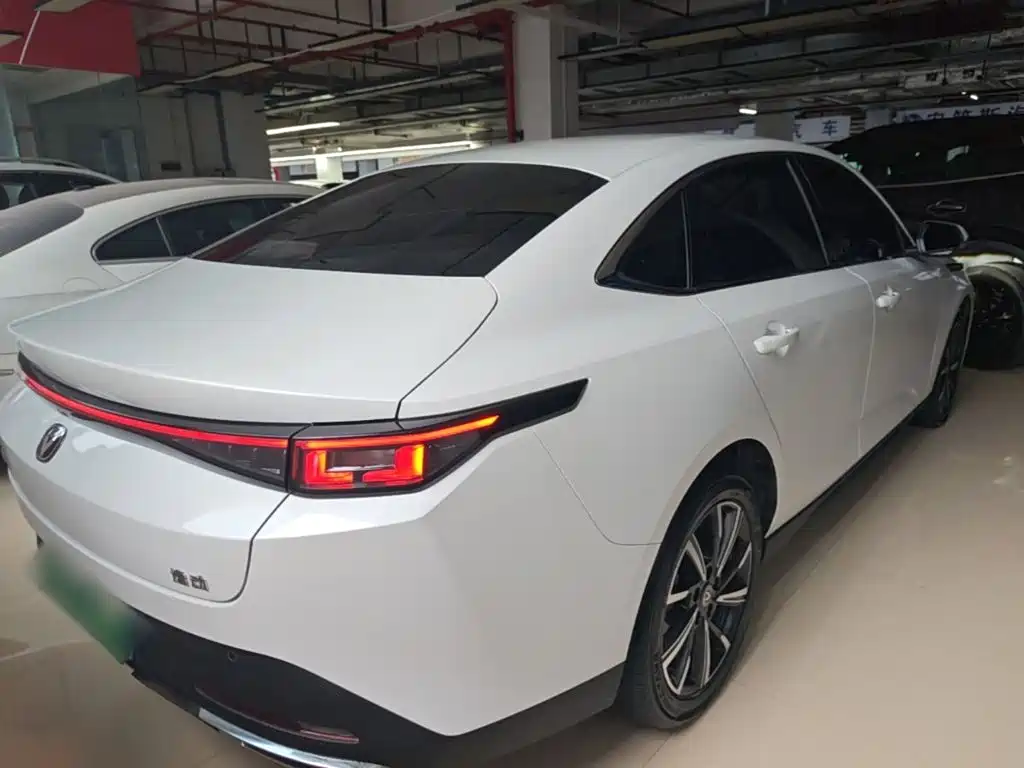 Changan Eado — фото 7