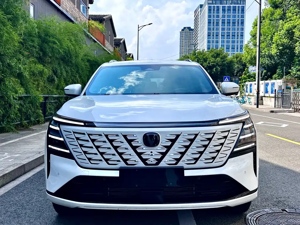 Changan CS75 PLUS — фото 2