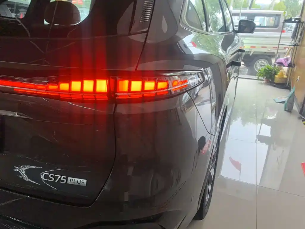 Changan CS75 PLUS — фото 8