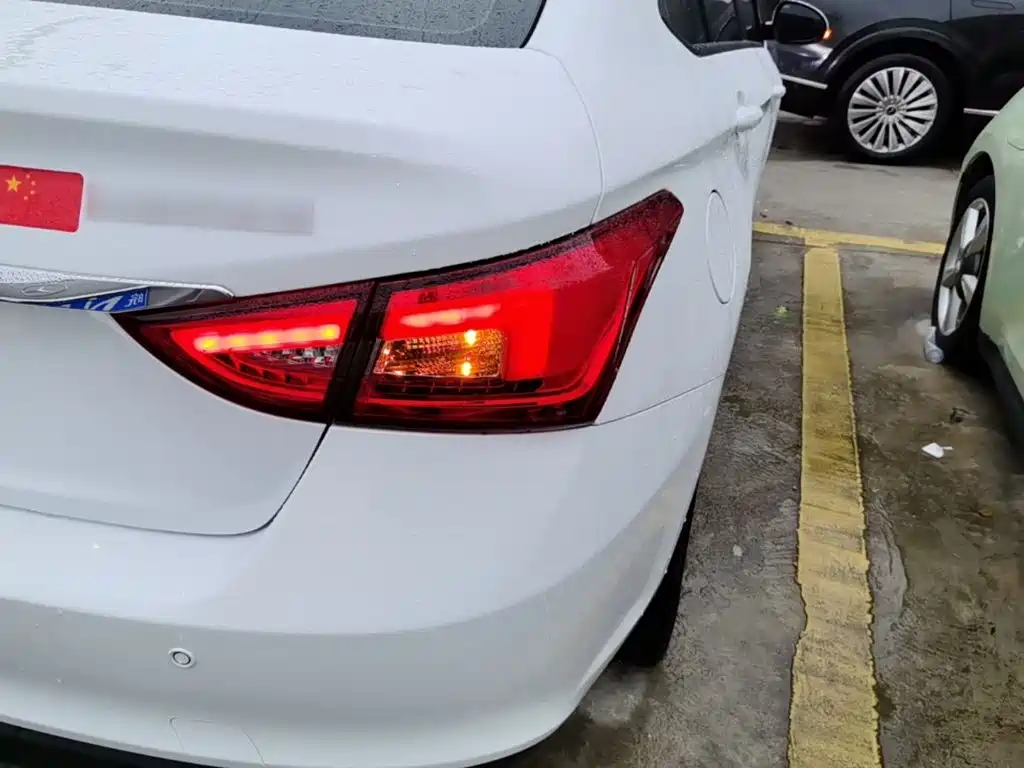 Chery New Energy Arrizo e — фото 8