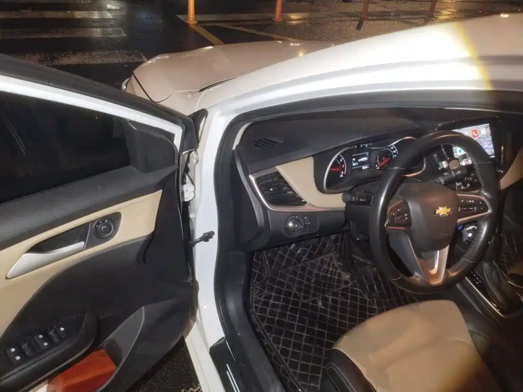 Chevrolet Monza — фото 17