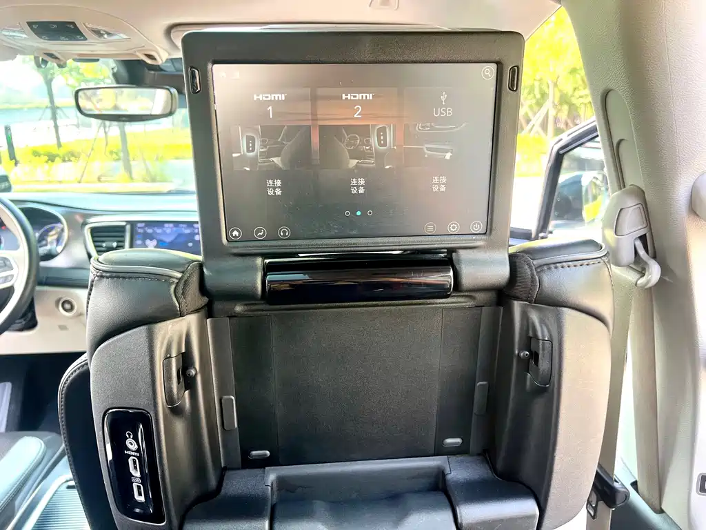 Chrysler Grand Voyager (Import) — фото 21