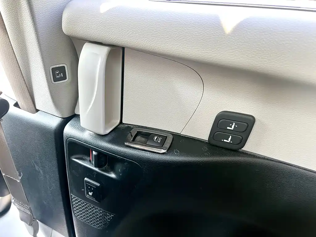Chrysler Grand Voyager (Import) — фото 35