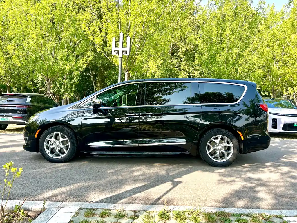 Chrysler Grand Voyager (Import) — фото 6