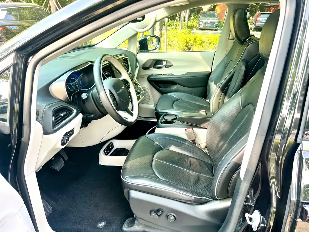Chrysler Grand Voyager (Import) — фото 8
