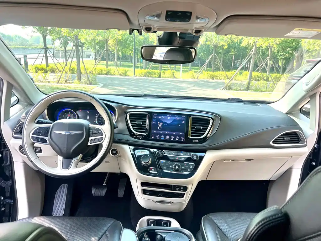 Chrysler Grand Voyager (Import) — фото 9