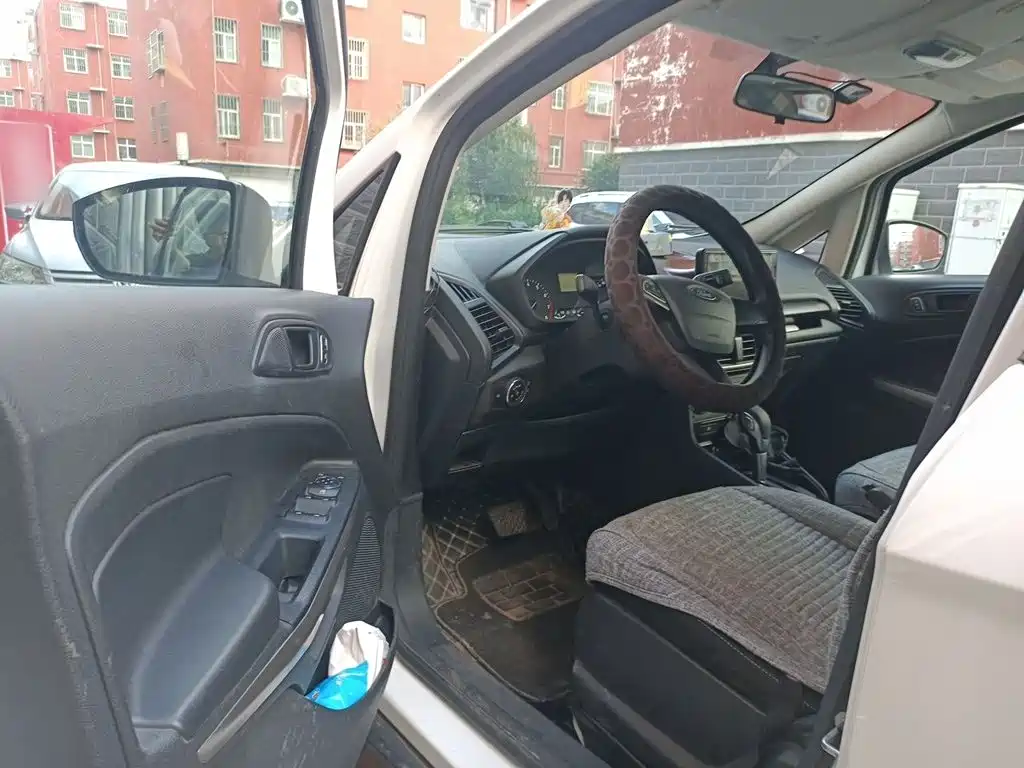 Ford Ecosport — фото 14